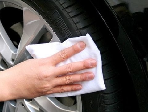 Soft99 Tıre Black Wax 170 Gr / Lastik Parlatıcı Cila